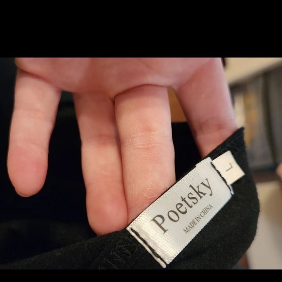 Poetsky lot of 2 Keyhole neck Tank Tops - Picture 3 of 3